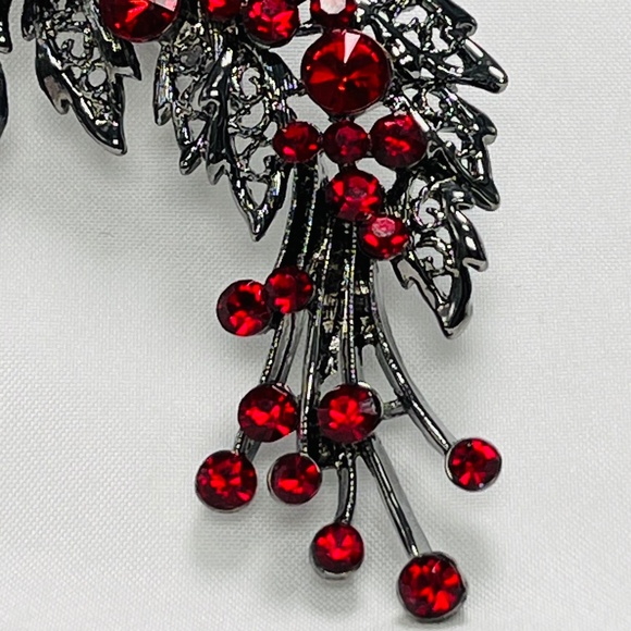 Vintage Ravoli Red Rhinestone Brooch.  3.5” - Picture 5 of 12